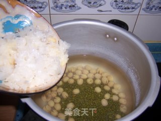 银耳莲子绿豆粥的做法步骤：5