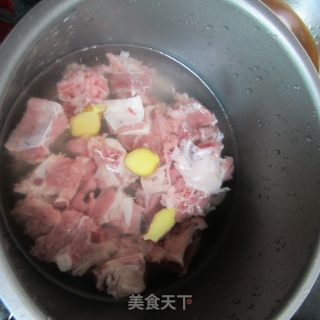 简单早餐-----鸡蛋排骨面-----清淡有营养的做法步骤：1