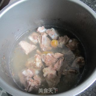 简单早餐-----鸡蛋排骨面-----清淡有营养的做法步骤：2