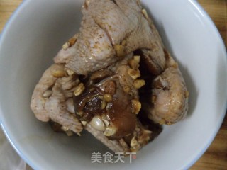 蒜香烤鸡翅的做法步骤：1