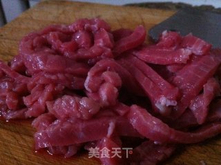 芹菜肉丝的做法步骤：2