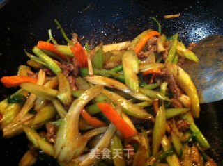 芹菜肉丝的做法步骤：6