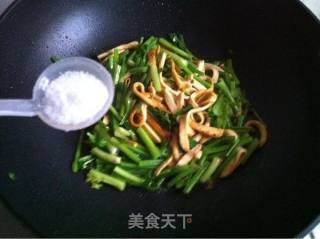 芹菜炒豆干的做法步骤：7