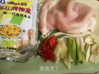 榨菜丝炒肉筋的做法步骤：1