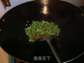 【沸腾你的美食梦想】配粥喝的佳品*青尖椒煎蛋的做法步骤：3