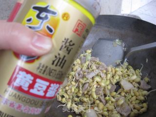 黄豆芽炒肉的做法步骤：7