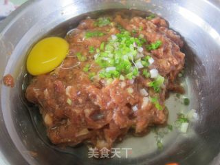 【肉饼子蒸蛋】的做法步骤：3