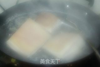 【茄香虎皮扣肉】的做法步骤：2