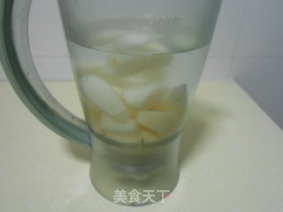 秋季最佳饮品——冰糖雪梨的做法步骤：2