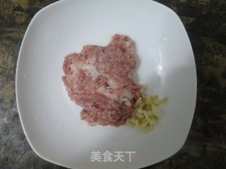 干煸豇豆的做法步骤：1