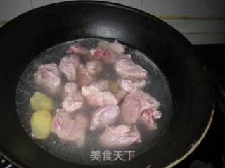 松茸银耳瘦肉汤的做法步骤：4