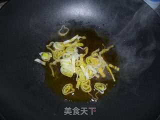 大辣椒炒土豆片的做法步骤：4