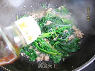 菠菜肉末炒粉丝的做法步骤：8