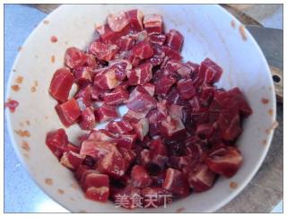 黑椒杏鲍菇牛肉粒的做法步骤：2