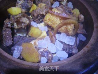 冬日砂锅——黑椒牛排炖土豆的做法步骤：14