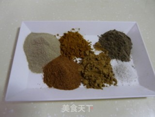 自制健康食材——五香炸鸡粉的做法步骤：2