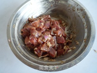 黑胡椒牙签牛肉的做法步骤：10