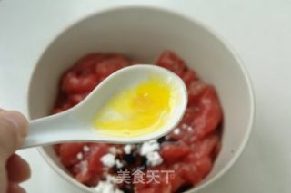 【铁板蚝油牛肉】-----嗜肉族在夏季都无法割舍的肉菜的做法步骤：3