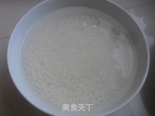 蜜汁糯米藕的做法步骤：1