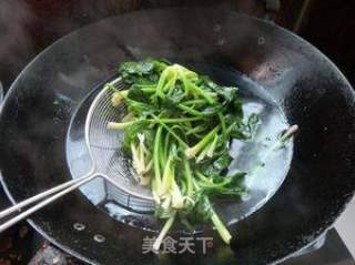 肉丝酱拌菠菜的做法步骤：2