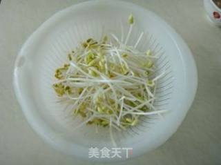 豆芽炒菠菜的做法步骤：1