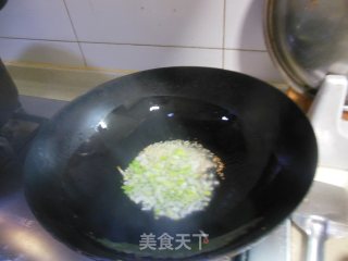 牛肉蘑菇炸酱的做法步骤：3