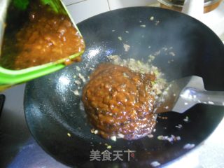 牛肉蘑菇炸酱的做法步骤：6