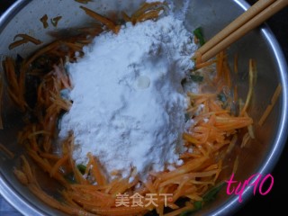 椒香胡萝卜饼的做法步骤：7