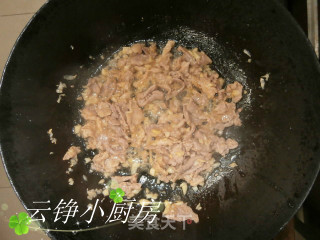 蒜香藕尖炒肉的做法步骤：6