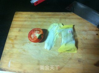 宝宝辅食-娃娃菜番茄面的做法步骤：1