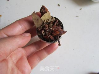 腐香花生猪蹄的做法步骤：7