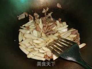 【杏鲍菇炒肉片】的做法步骤：7