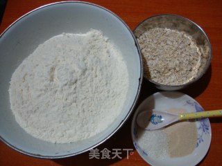 花样面食自己做---【麦片馒头】的做法步骤：1