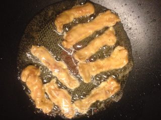 酥肉小炒的做法步骤：1