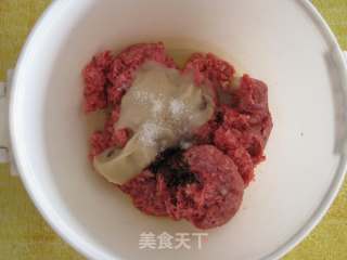 大萝卜牛肉蒸饺的做法步骤：7