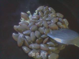 蒜茸簿荷塘炒花甲的做法步骤：5