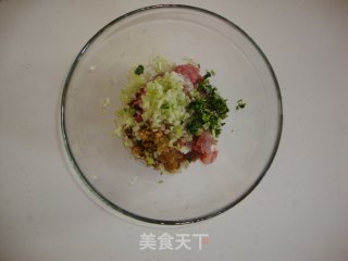 豆皮肉卷——三鲜福包   五福临门的做法步骤：1