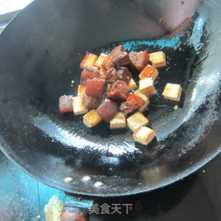 东坡肉配豆腐丁的做法步骤：4