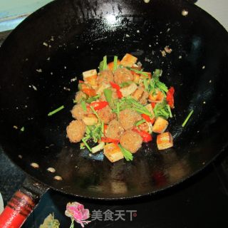 鱼香肉丸豆腐丁的做法步骤：10