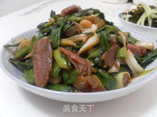 腊肉炒大蒜的做法步骤：6