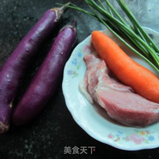 炸茄盒－－胡萝卜肉泥馅的做法步骤：1