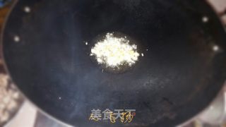 清爽笋丁炒肉丁的做法步骤：9