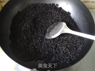 黑芝麻核桃糊---在家制作零添加剂的健康食品的做法步骤：2