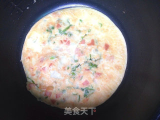 电饭煲营养蛋饼的做法步骤：4