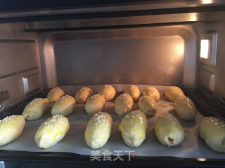 葡萄干奶油小餐包的做法步骤：16