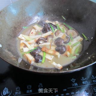 豆腐烧香菇的做法步骤：10