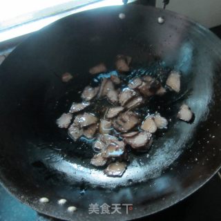 西芹青椒丝炒腊牛肉的做法步骤：3