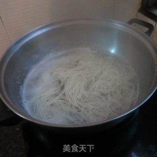 咸萝卜鸡蛋面的做法步骤：4