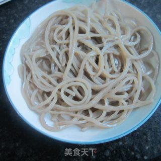 麻辣粉丝饺子的做法步骤：1