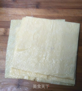 干豆腐肉卷的做法步骤：1